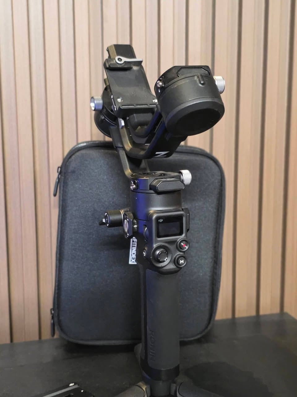 Dji rsc2
يتحمل 3 كيلو 
اخت جديد و كامل غراض 
سعر نهايي 300 الف 

توصيل موجود الجميع مناطق العراق
***********
