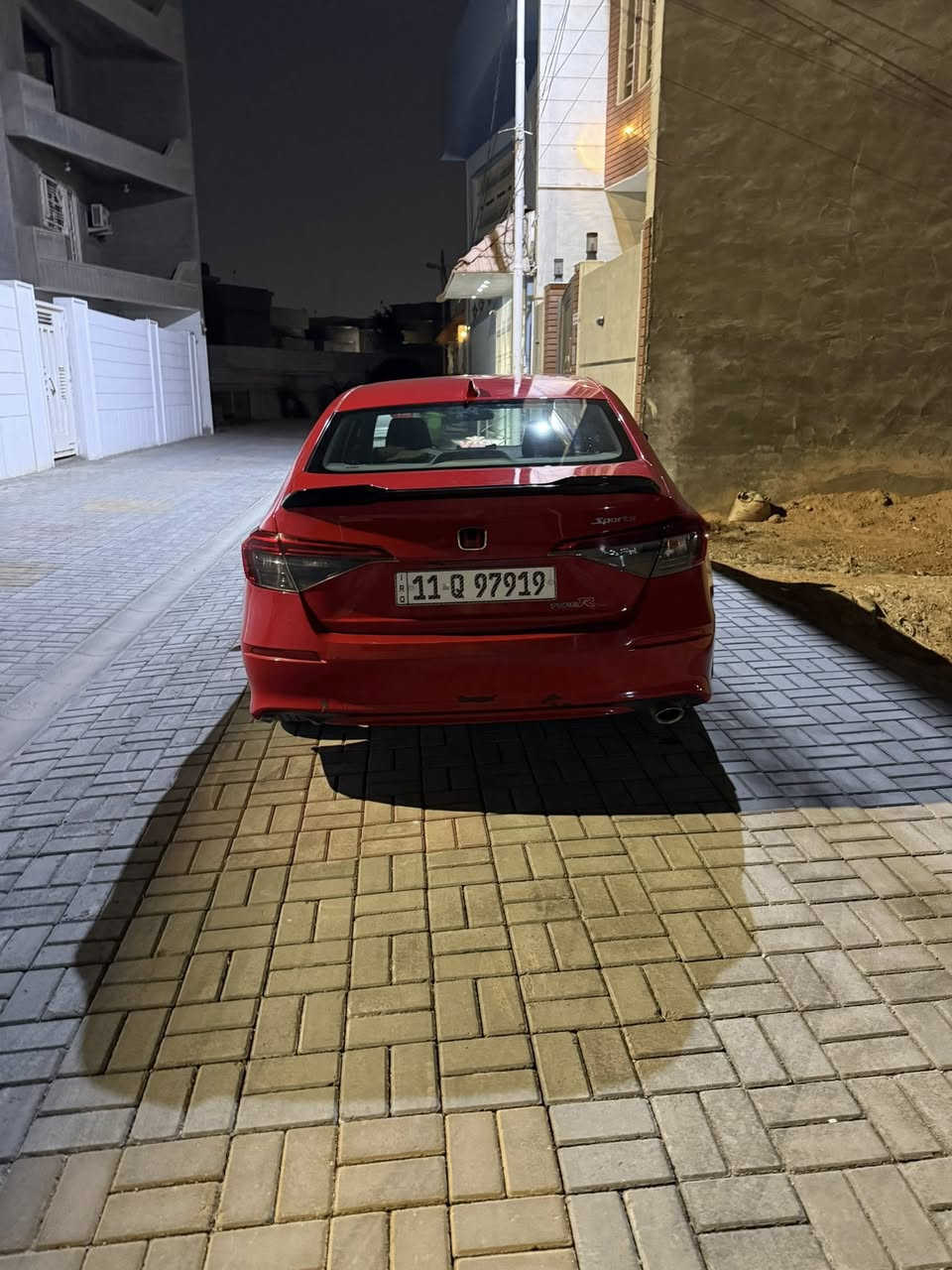 سلام عليكم سيارة هوندا سيفيك سبورت سيدان موديل  23 ماشيه 25 الف و قابل للزيادة
مواصفات 
• محرك 2.0 تنفس طبيعي 
• كاميرا خلفية
• 3 أنظمة قيادة 
• كاميرا امامية للتحذير من الاصطدام 
• مانع تزحلق 
• شاشة لمس قياس 9 إنش 
• نظام صوتي ممتاز وميزة الشحن اللاسلكي للهواتف.
• مصابيح أمامية من نوع ليد، تكملها مصابيح نهارية ومصابيح هالوجين أمامية للضباب
• مثبت سرعة 
• نظام التحذير من مغادرة المسار + المحافظة على المسار
• التعرف على المشاة 

حادث امريكا جنطة و طخة خفيفة بالبجم بدون ايرباك
السعر $159  غير قابل للتفاوض 
مكاني كربلاء 
***********
