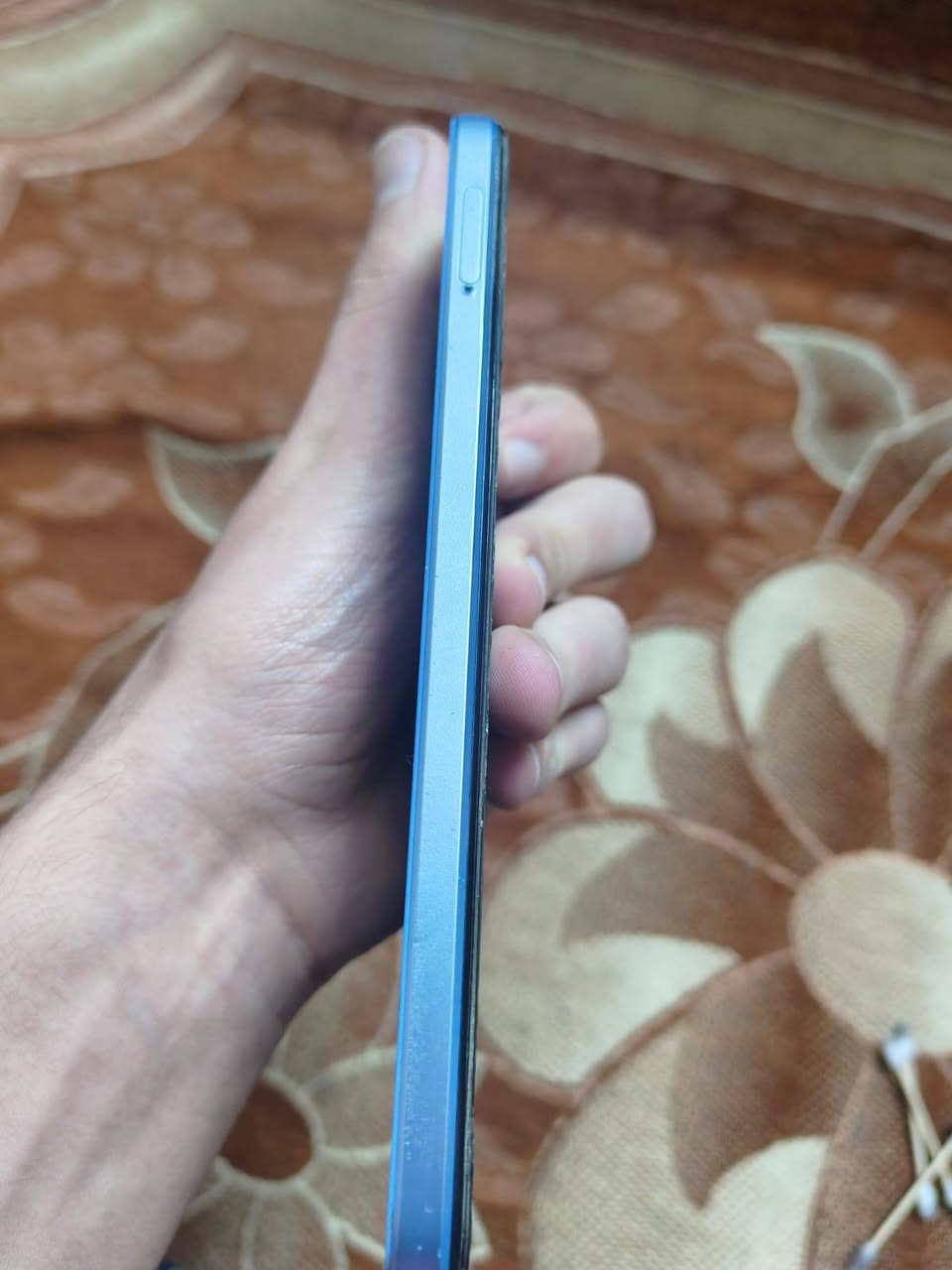 Oppo A17 - نظافة 100% (للبيع في بغداد)
الذاكرة: 64 جيجا / رام 4.
اللون: أزرق ملكي.
المرفقات: الكارتونة الأصلية فقط (بدون شاحن).
الحالة: الجهاز نظيف جداً، شاشة محمية بلاصق من اليوم الأول، ما مفتوح ولا مصلح.
السعر: 95 ألف دينار (قفل).
الموقع: بغداد (مدينة الصدر).
للتواصل: (خاص).


**إذا كنت صاحب هذا الإعلان وتريد حذفه لأي سبب، رجاءا أرسل رسالة إلى الدعم الفني**