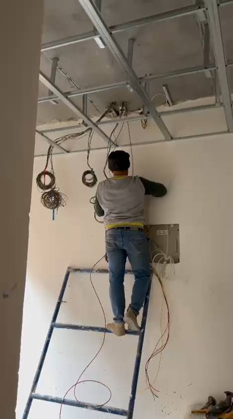 ((( كادر كاظم الذهبي للتأسيسات الكهربائية)))
 تقدم لكم كافة التصاميم والمخططات الكهربائية وحسب المواصفات الهندسية ..
( مجمعات سكنية _ عمارات متعددة الطوابق _ مولات _ فنادق _ مباني 
حكومية _ مستشفيات _ مدارس _  منازل )  
ومن ضمن أعمالنا 👇👇👇👇👇👇👇👇
وبأشراف مهندس اختصاص
١. عمل وتصنيع جميع لوحات السيطرة (بوردات)  (ATS) لجميع الأحمال (صناعي ومنزلي)
٢. مظومة سمارت هوم الذكي 
٣. منظومة الحريق 
٤. منظومة كاميرات المراقبة
٥. منظومة الانترنيت 
٦. منظومة الصوت
٧. منظومة ستلايت 
٨. حساسات الحركة والأضاءة
طرق العمل بنظام العمل والكراستة وعمل وتشمل توفير المواد من أرقى المناشئ ضمن مواصفات وبضمان حسب طلب الزبون .....
للتواصل معنا على الأرقام التالية 👇👇👇👇👇
***********
***********
*********** واتساب _ تلكرام
