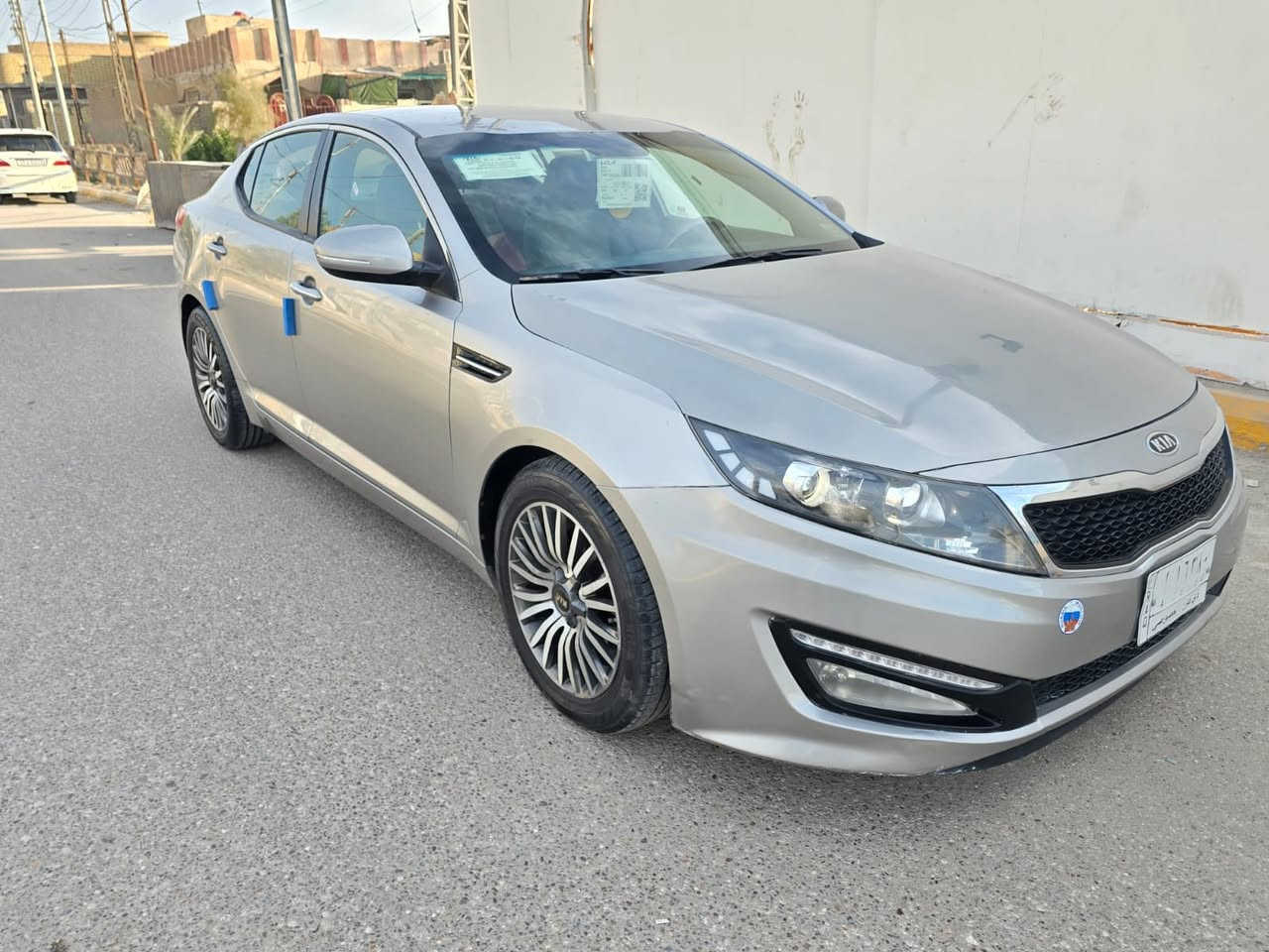 السلام عليكم إلى عشاق الجديد كيا اوبتيما موديل ( 2013 ) وارد امريكي  تبديل البنيد شرط بدون اي ضرر داخلي والباقي كفاله عامه حتى من البارد سياره جديده جدا ماشيه 100 الف مكينه وكير برغي مامفتوح بيهن محرك 2400 ويل كب شاشه كامره اشاره بالمري دواخل بيجي يدات نيكل بلاد بلاجكتور فول تحكم سياره جاهزه من كلشي مكينه كير حداديه تبريد تخم تاير كهربائيات مكاني ناصريه مركز للاتصال ( *********** ) السعر ( 118 ) ورجا مو شراي لا يكسر بحلال الناس ملاحظه علما السياره احلى من الصور رقم ذي قار باسم مهندس بالنفط تحويل مباشر
