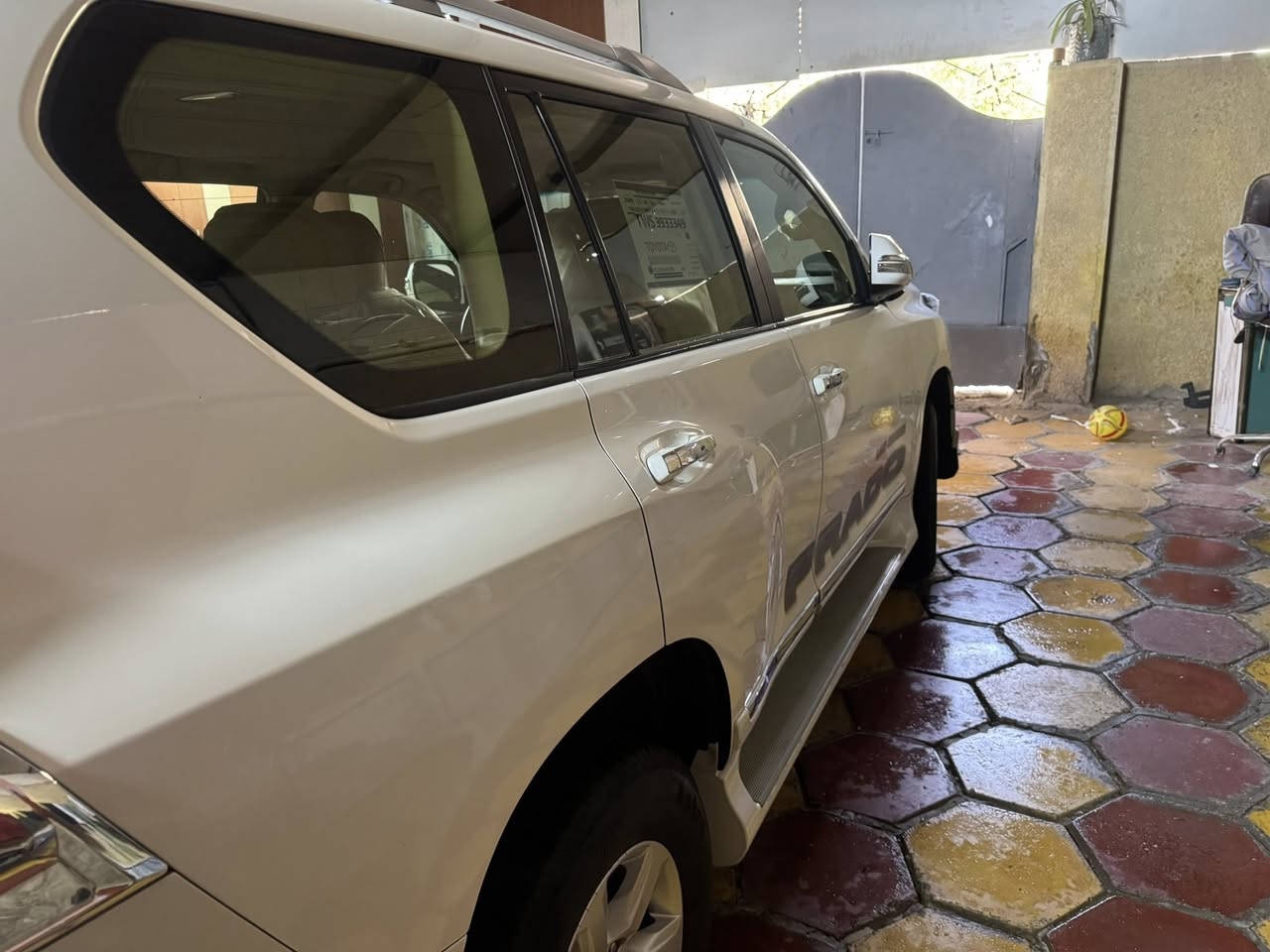 سلام عليكم برادو2015 ماشية 120 حقيقي ام الجرس مكفولة كفالة عامة ماكو لابارد ولا صبغ من الدعامية الدعاميةسيارة جاهزة برغي مافتوح بيهة تخم تاير الحدادية بلادية بعدهة فحم  السعر 330 قفل ***********
