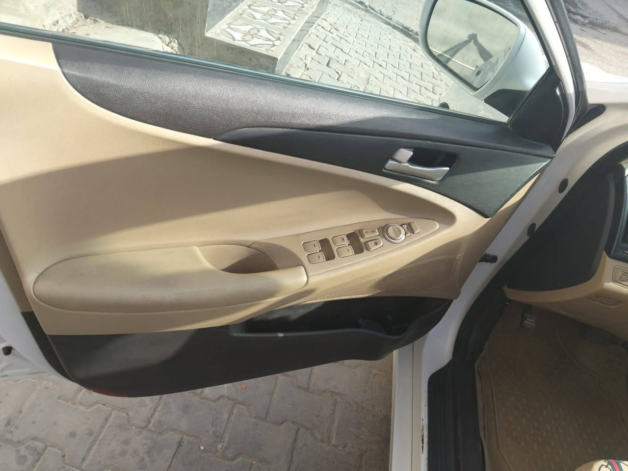 السلام عليكم من رخصه الادمن مكلف بالنشر اتصل على الرقم وبخدمتك سوناتا 2015 الشركة العامة بابل سنوية ل 28 مكفولة عدا باب الامامي جهة العبري مصبوغة خمسة ويل كب تبريد خلفي محرك 2400 سعرها 30 وبيها مجال رقم *********** النجف, العراق
