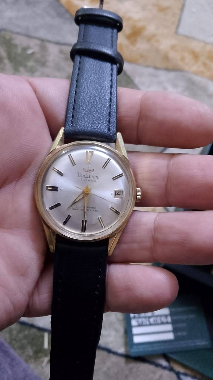 السلام عليكم..مجموعة ساعات اصلية كل ساعه وسعرها..واتس ***********
