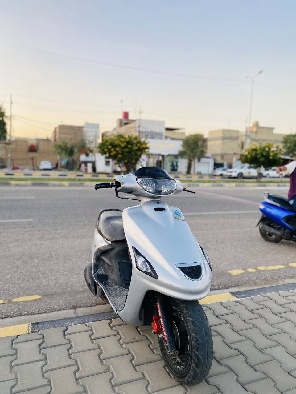 سلام عليكم دراجه فراشه فحل جديده بمعنه الكلمه مكينه ما مفتوحه افحص وين متريد كهربائيات كلها شغاله نكره سلف مكينه ناعمه مكان نجف حي المهندسين السعر خاص او ***********

