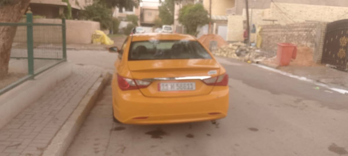 سوناتا وارد امريكي حادثها جاملغ خلفي رقم بغداد انكليزي موديل ٢٠١١ مكينه وكير حاويه ومكفولات السيارة بأسمي المكان الدورة للاستفسار *********** يوجد واتساب
