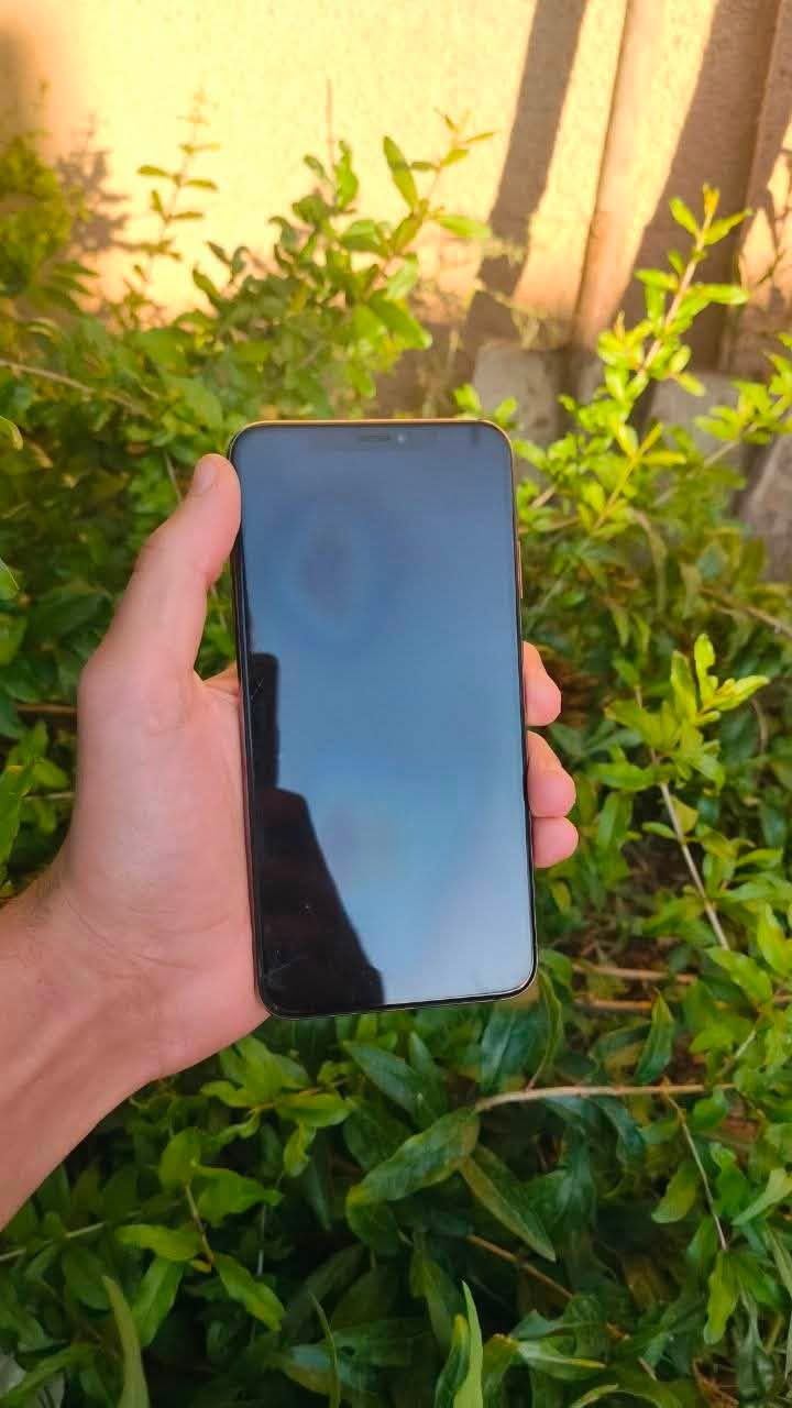 ايفون اكس ماكس IPhone X Max
الذاكرة .256 
البطارية🔋.81 مو مبدل 
الجهاز نظيف جدآ
فقط فطر في الظهر وخدوش في الشاشة 
سعر الجهاز 240 قابل للتفاوض


**إذا كنت صاحب هذا الإعلان وتريد حذفه لأي سبب، رجاءا أرسل رسالة إلى الدعم الفني**