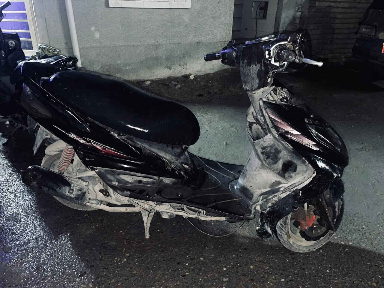 السلام عليكم دراجه سكنس فحل كابريتر مفتوحه مره ب225 مكاني الخطيب شارع خوله
رقم التواصل***********
