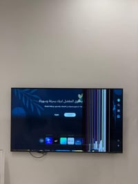 شاشة سامسونك 55 اصلية  Qled    حجم 55 يوجد بها كسر داخلي للشاشة والجها...