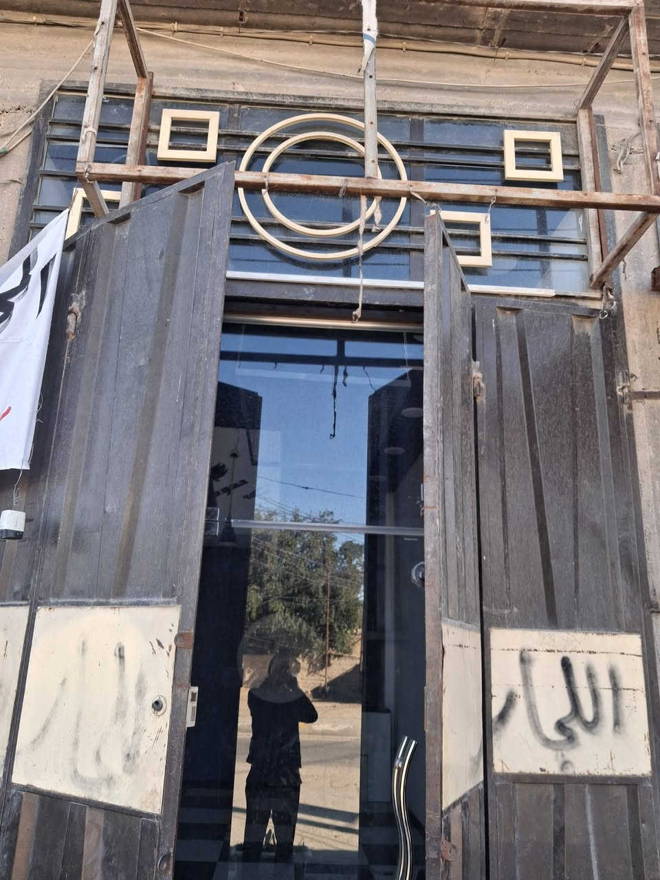 محل للايجار حي تحدي شارع السفراء قرب تانكي اصفر
***********
