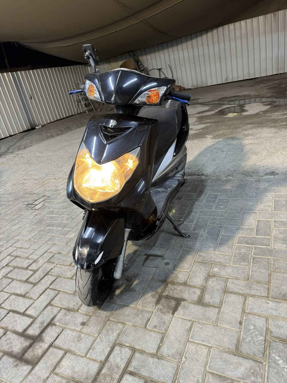 سكنز فحل نوزل خطين للبيع. دراجه صار ٥ اشهر نازله من الرمبه بيهه بس هذا الكسر واضح عدكم مناقصهه ايشي لدراجه شلعه تخبل معدل حلو مكاني حي الجهاد   *********** مكاني حي الجهاد. سعرهه ٨٥٠ وبيهه مجال حك الجيه فقط هاي كدامك الدراجه
