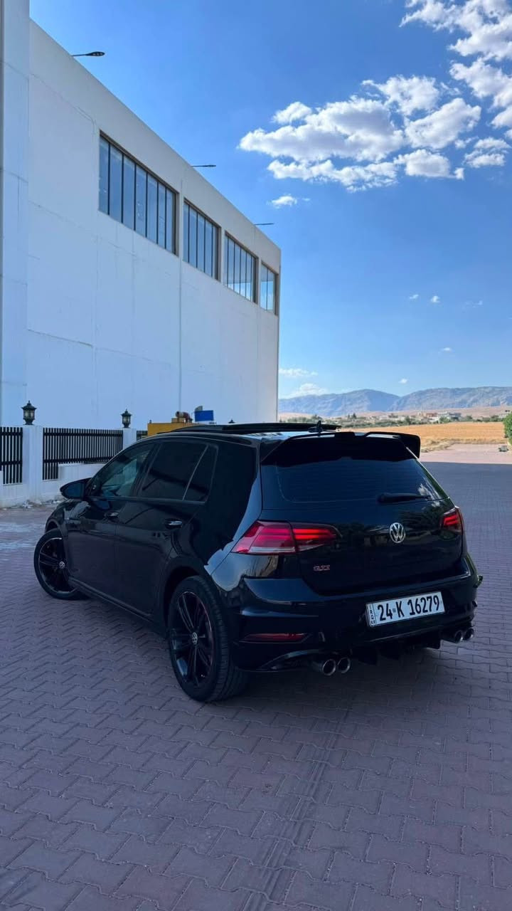 تلفون ***********
گولف ٢٠٢١ GTI فول گير عادي 
بيش و بشت كه بس جاملخي بشته وه و نيو ده ركا صبوخ بئ داخلي مواصفات فول فول گير عادي 
رقم سنوي هزه جديد تحويل وكاله غرامات ب شرت
گير محرك به ردي گزوز ب شرت 
سعر ١٤٠ ورقه مجال اكر, نينوى
