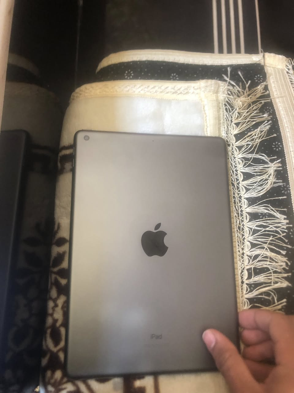 ايباد ٩ للبيع كلش نضيف كارتونه موجوده ب٢٥٠ المكان ديالى هبهب اتصل وادلل *********** موجود خاص .
