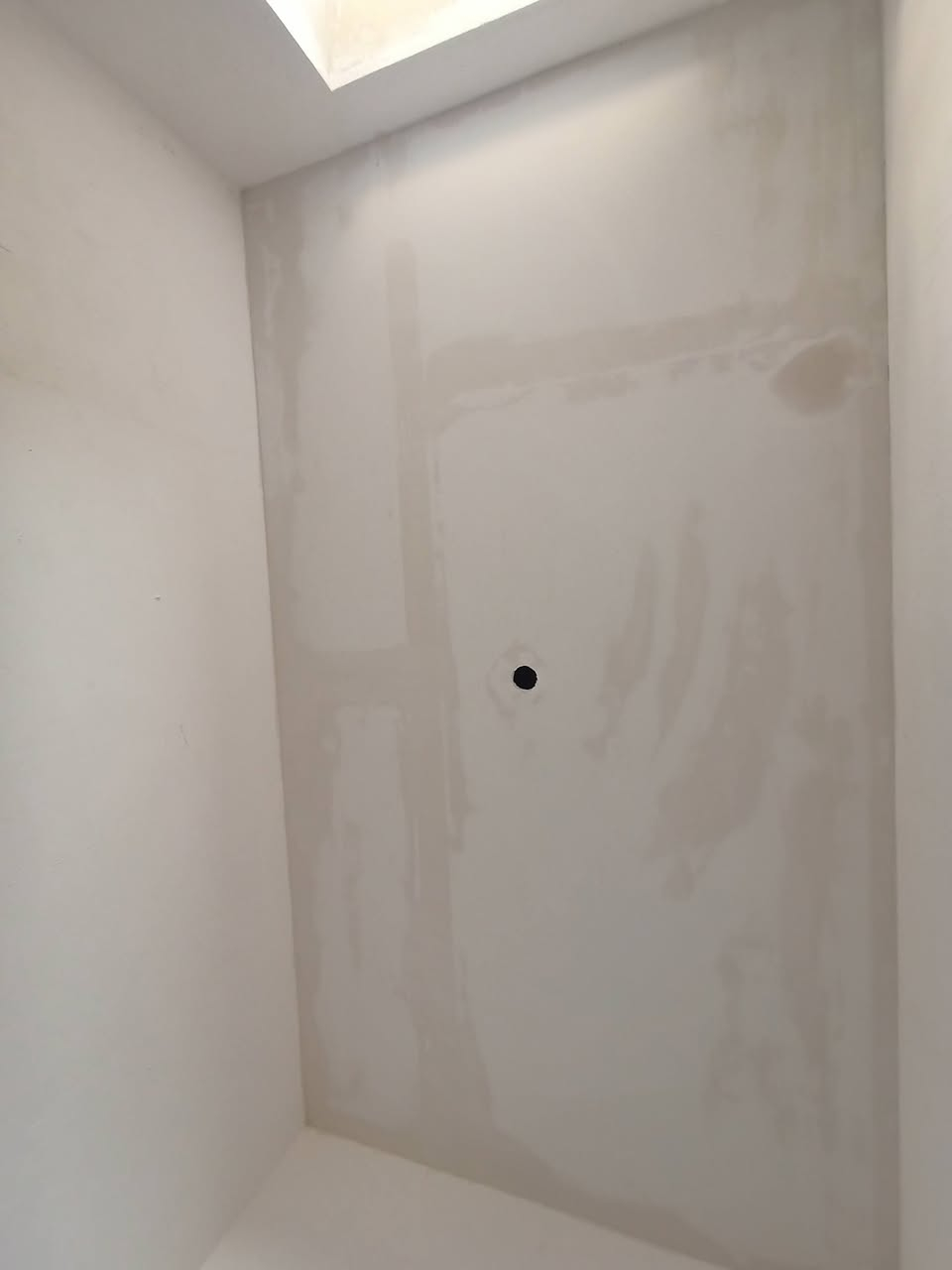 ختم احد مواقعنا 
طلس كافة انواع الديكورات طلس عام/برغي وجوين درجة اولى شرط تسليم مهندس العمل داخل الموصل فقط للاستفسار مراسلة عالواتساب ***********
