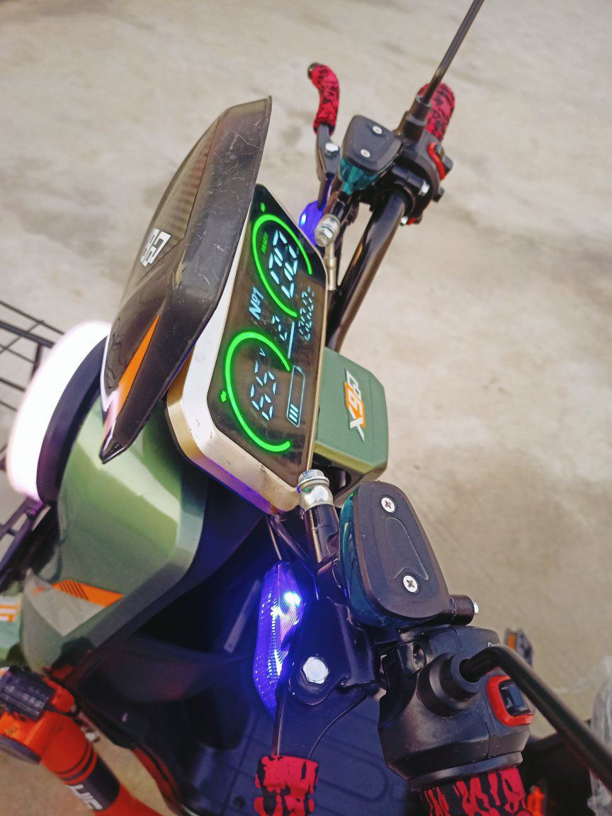 الوحش x900 موديل 2026
مواصفات فول نشرة وأنارة وبلاجكتور
ملف 1500 سرعة 80 حقيقي لون مميز زيتوني
تايرات جدد طك بطاريات 5 /30 انبير شرط جدد طك نظام بك P بريكات هودرليك نظافة 100 مستعمل شهر سعرة بالشركة 650 سعرة الحالي 450
او مراوس حسب القناعة


**إذا كنت صاحب هذا الإعلان وتريد حذفه لأي سبب، رجاءا أرسل رسالة إلى الدعم الفني**