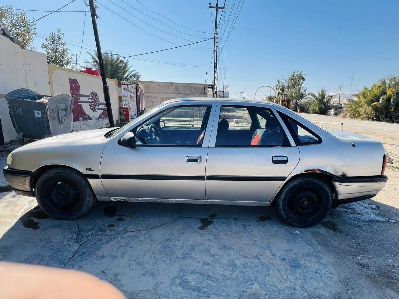 سلام عليكم سياره اوبل فكتره موديل 90رقم دولي محرك  2000  سياره نضيفه وجاهزه رقم ديالى سعر 28 وبيها مجال بسيط تحويل مباشر غير متواجد على الخاص  
هـ/‭0770 269 1768‬
