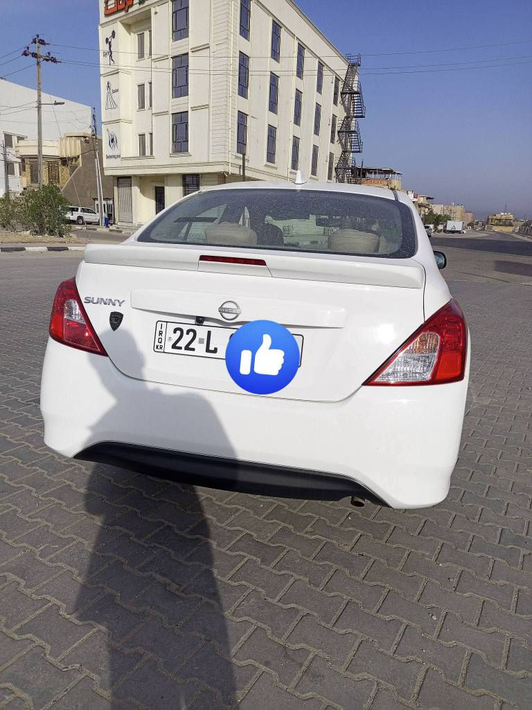 سلام عليكم نيسان صني هندي بليتة زركه 2024 ماشيه 13 الف قابل للزيادة سيارة كفالة كير محرك حدادية كلشي كفاله بس بيهه الضرر الموضح بالصورة مدگر خلفي وشويه من الباب، سنوية السيارة تنتهي نهاية 2029، مدوشمة من الداخل وكاملة

السعر 125 وبي مجال 
واتساب:*********** البصرة, العراق
