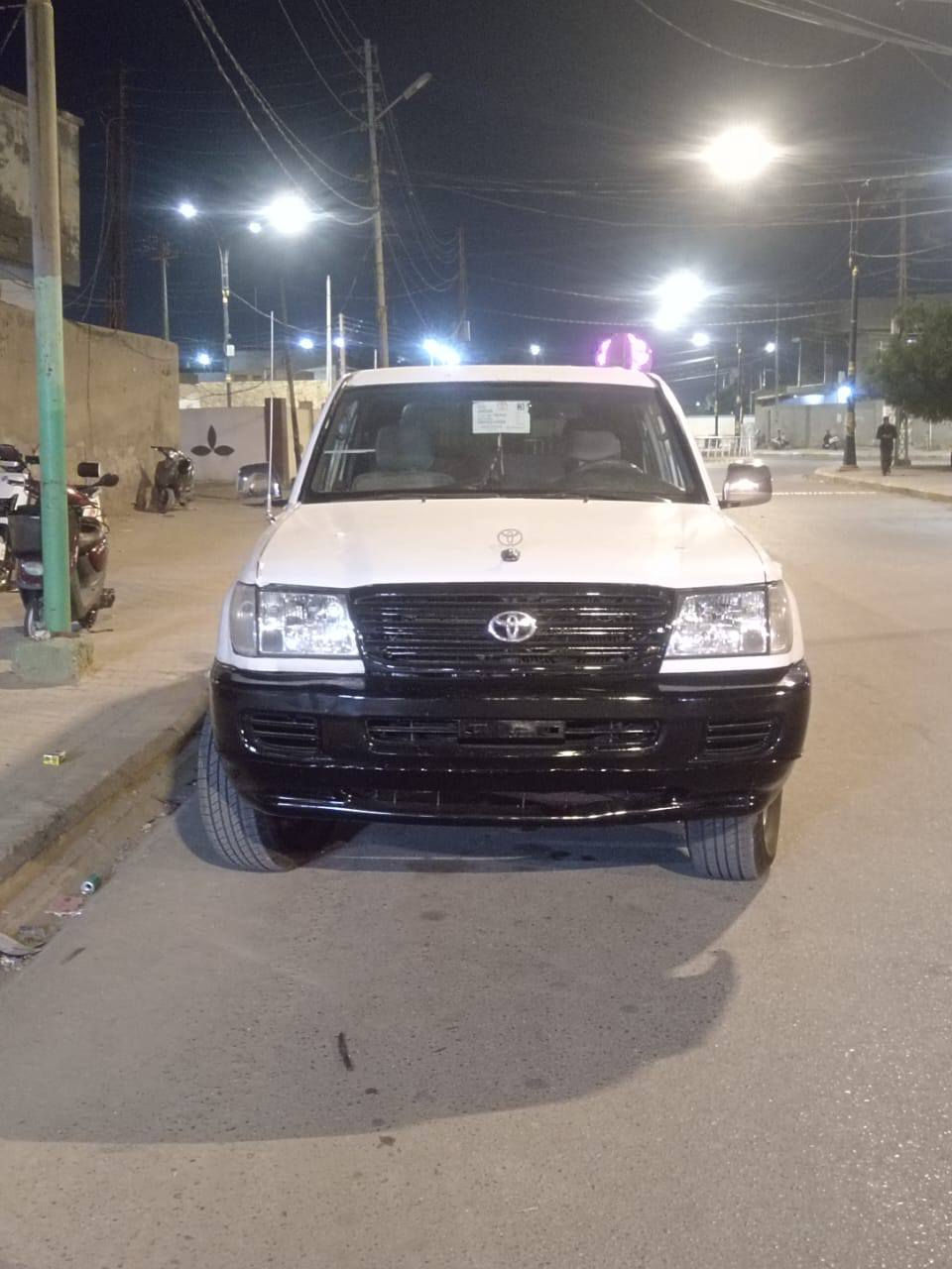 اخوان سلام عليكم  بعد الوعود الكاذبه لاندكروز سلك المرغوبه بل سوك مديل 2004 سياره كير او محرك بلاد كفاله عامه توني شاد تخم تاير جديد حداديه جديده سياره حلوه بل عافيه عل ياخذهه سعر 110 او بيهه مجال ل الشراي يتصل او يدلل ***********
