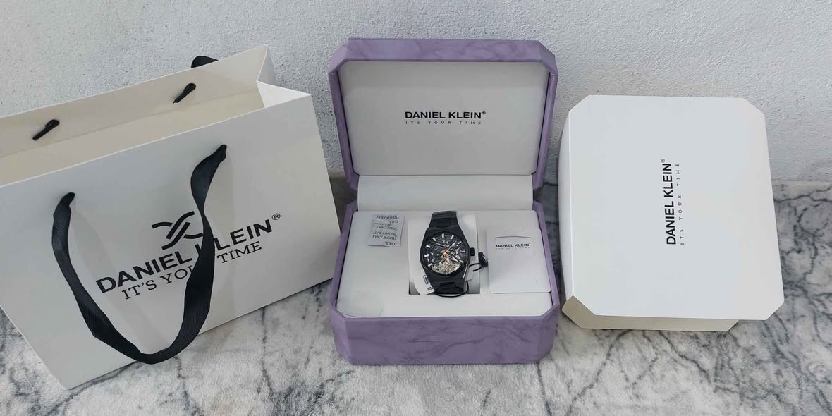 ساعة دانيل كلاين جديد 
قطرها 42 
لون اسود بلكامل 
قفل فراشه 
مع كامل مرفقات 
موديل هيكل العضمي 
اوتوماتيك. ونصب . 
يعمل في حال سكون 42 ساعة كركوك, العراق


**إذا كنت صاحب هذا الإعلان وتريد حذفه لأي سبب، رجاءا أرسل رسالة إلى الدعم الفني**