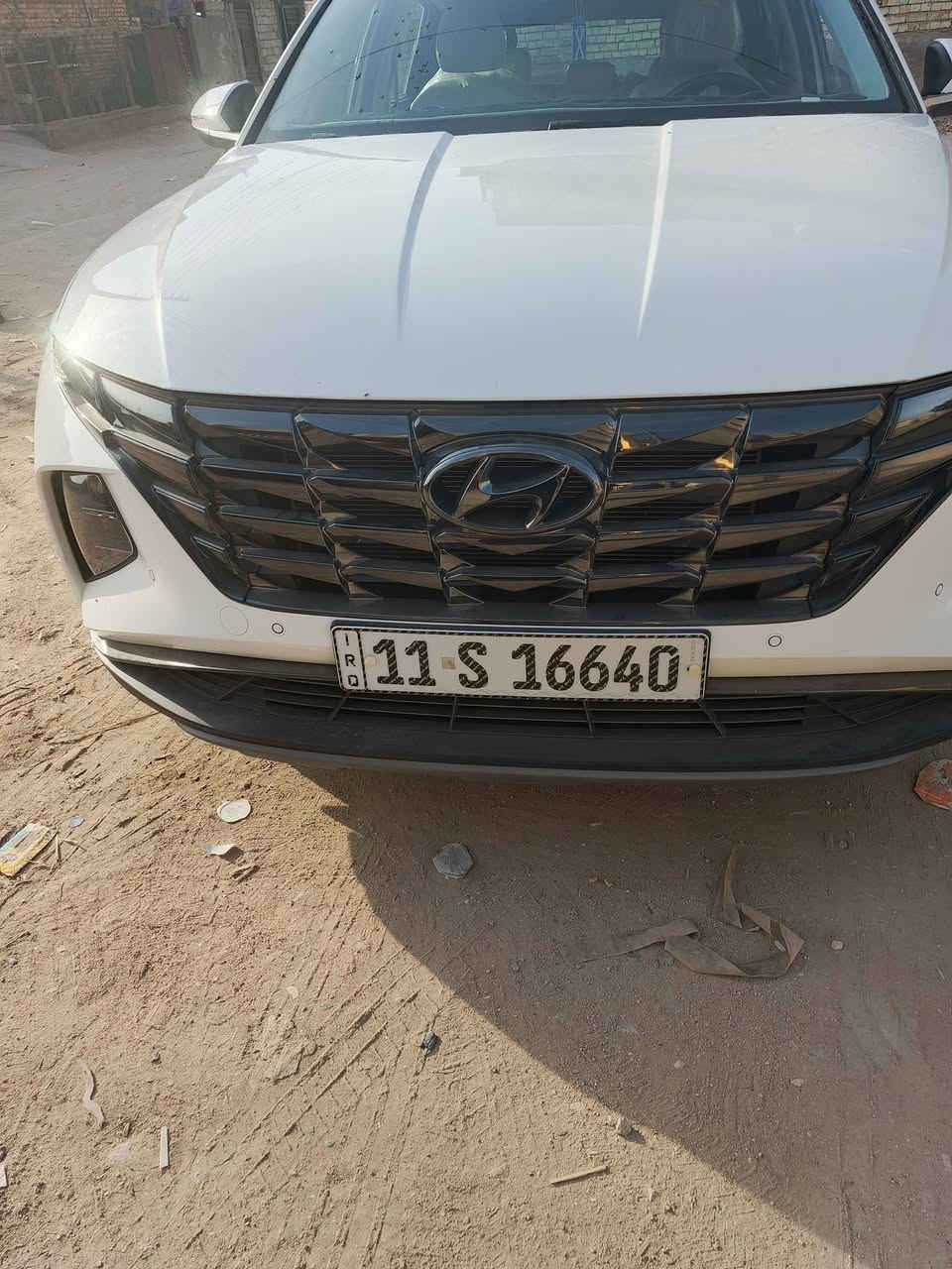 � للبيع – توسان 2024 فل كامل تقريباً / بحالة الوكالة 🚘
🔥 هيونداي توسان موديل 2024
📍 رقم بغداد إنكليزي
📏 ماشية فقط 15,000 كم
🛡️ مكفولة وكالة – خليجي
📄 باسمّي (نقل فوري)

السيارة زيرو استعمال خفيف جداً، نظيفة من الداخل والخارج، بدون حوادث أو صبغ، بحالة ممتازة جداً وما تحتاج أي مصروف.

✨ المواصفات:

 • شاشة كبيرة + كاميرا خلفية
 • حساسات أمامي وخلفي
 • جنوط ألمنيوم وكالة
 • إنارة LED
 • تحكم دركسون
 • مرايا كهرباء
 • تكييف ممتاز
 • أنظمة أمان متكاملة

🚗 سيارة بيت، استخدام شخصي، سبب البيع تبديل.

💰 السعر: (2 شده و 25 ورقة) قابل للتفاوض للجادين فقط
📞 للاستفسار الاتصال ***********
