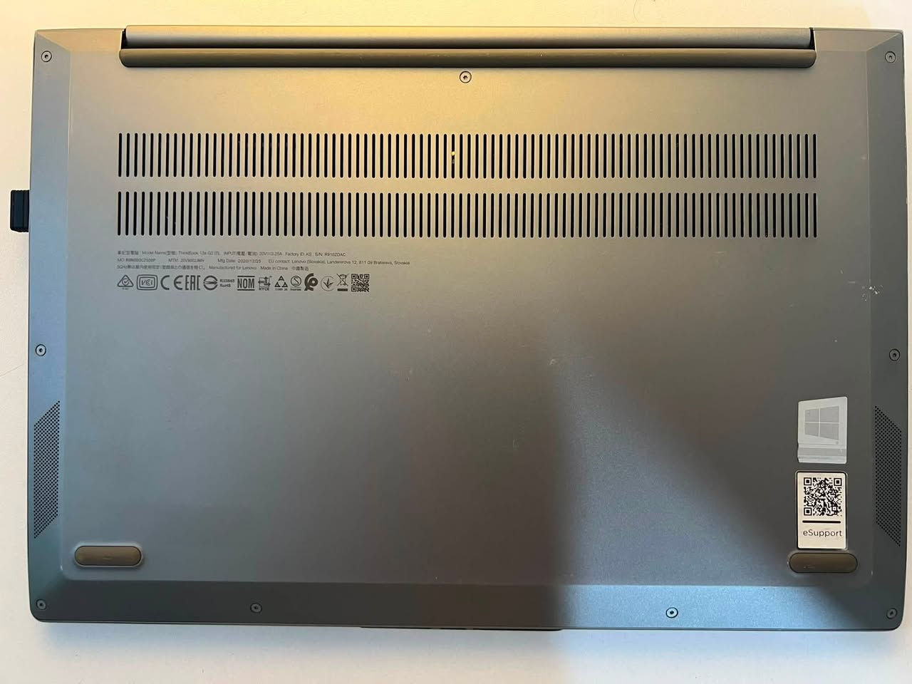 لابتوب لينوفو موديل Thinkbook 13s gen2 itlبالة اوربي استخدام دراسة فقط.
المواصفات: 
المعالج: i5 1135g7
الرام: 16gb DDR4 4266mhz
الكرت: intel iris xe داخلي 
الشاشة: 60Hz 1920x1200 واضحة والوانها تخبل
البطارية: اصلية ما مبدلة تكفي استخدام ٤ ساعات تصفح ودراسة وبالضغط ساعتين 
تشغل العاب وبرامج هندسية للدراسة والتصميم المتوسط، الهيكل المنيوم بي شخوط شوية من المخزن مو من عندي والكيبورد ضوئي وعربي انكليزي.
الملحقات: شاحنة اصلية 65watt وماوس لاسلكي وماوس باد. 
مكاني بابل-الحلة
للتواصل والاستفسار: خاص او اتصل على ***********
