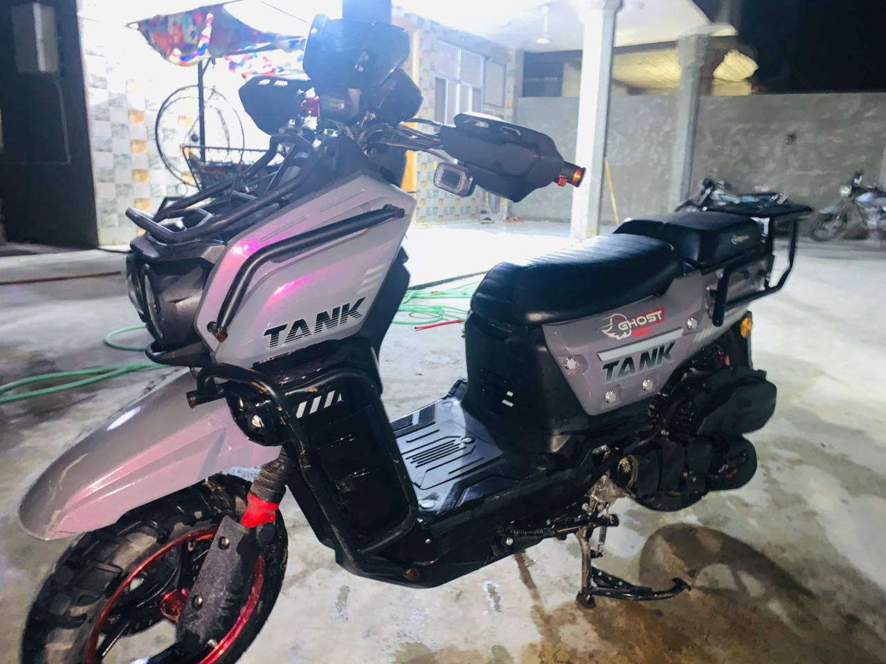 سلام عليكم  دراجة للبيع  GHOST TANK گوست تنگ موديل 2025 حجم المحرك 150 دراجة جديدة صار شهرين من مشترية + السعر 950 العنوان كربلاء الحسينية***********
