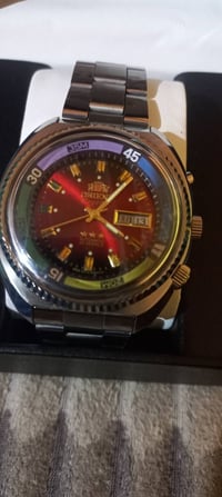 ساعه للبيع السعر ١٣٠ ألف جديده مامستعمه مكاني بغداد ت 07716649940