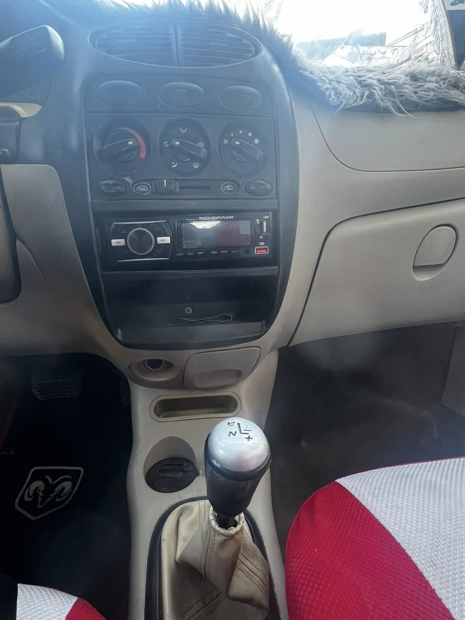 سيارة 🚙 كيوكيو نظيفة وتخبل موديل٢٠١٢ سعرها ٢٨ اداورها ثاني يوم رقمها نجف ومكاني نجف الشراي يتصل على هذه الرقم***********
