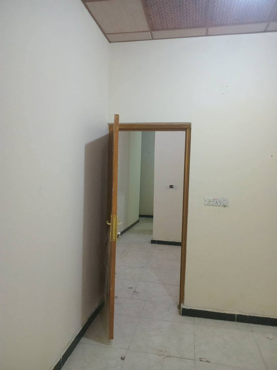 مشتمل أرضي معزول في مناوي لجم
يحتوي على 1 غرفة + صالة + مطبخ مطلوب عائلة صغير 2 نفر و طفر 
بسعر 300 الف


**إذا كنت صاحب هذا الإعلان وتريد حذفه لأي سبب، رجاءا أرسل رسالة إلى الدعم الفني**