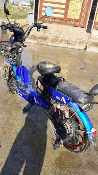 سلام عليكم ماطور شحن جديد باتريات جدد كله شغال ما يعوزه برغي السعر 170 ***********
