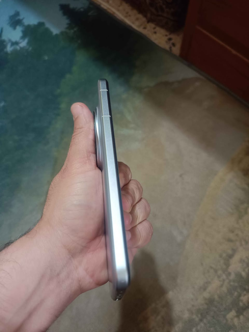 السلام عليكم 
ماجيك 7 برو (HONOR Magic 7 Pro)  لون رمادي ذاكرة 512 وعشوائية 12 ومعالج Snapdragon 8 Elite  ببجي 120 فريم وشاشة OLED LTPO بحجم 6.8 بوصة وسرعة 120 هرتز  كاميرا خلفية ثلاثية رئيسية بدقة 50+200+50 ميجابكسل، وبطارية ضخمة بسعة 5850 مللي أمبير تدعم شحناً سريعاً 100 واط، ونظام أندرويد 15 ويجي بية (بصمة ثري دي وفيس آيدي ) بغداد, العراق


**إذا كنت صاحب هذا الإعلان وتريد حذفه لأي سبب، رجاءا أرسل رسالة إلى الدعم الفني**