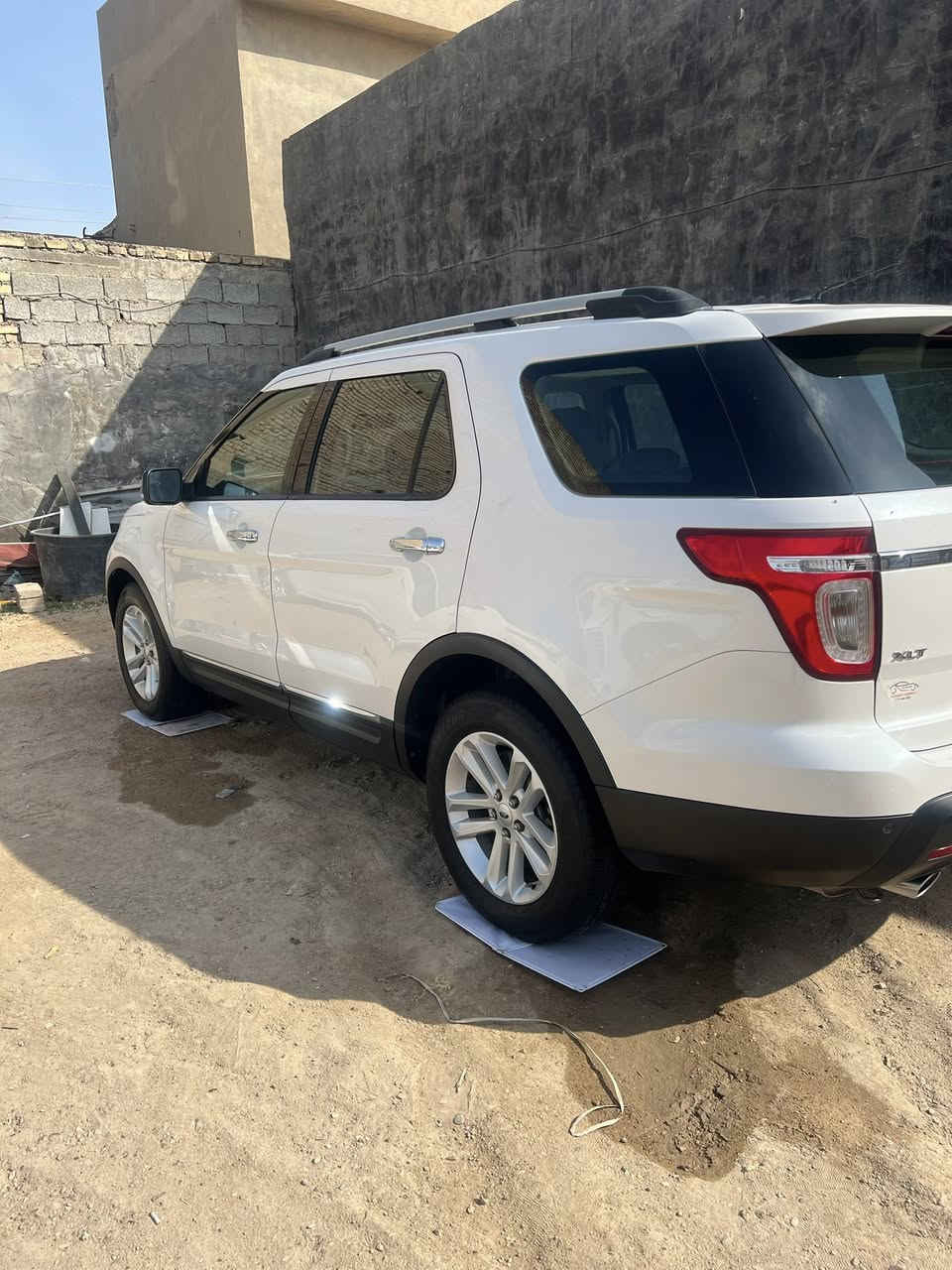 السلام عليكم سياره فورة اكس بلور موديل ٢٠١٣ خليجي شركة نيفا مكفوله كفاله عامه من كل شي محرك كير مامفتوح على الشركه ماشيه ٨٧ ميل فول السياره سعره ١٧٠ وبيه مجال سياره جديده جدا سنويه وفحص كله جديد بااسمنه 
السكن بغداد ابو غريب 
📱***********
📱***********
