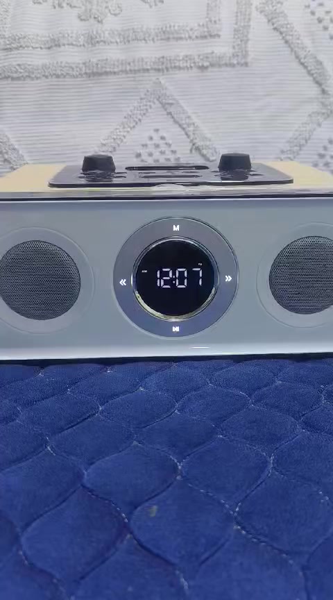 السلام عليكم.... قطعة جميلة جداً جدا جدا.... سبيكر صوت واوكس وراديو و ساعة ومنبه كل الصفات تحملها هاي القطعة الجميلة ...... القطعة صاج وثقيلة ..... السعر 35000 بلاش البلاش


**إذا كنت صاحب هذا الإعلان وتريد حذفه لأي سبب، رجاءا أرسل رسالة إلى الدعم الفني**