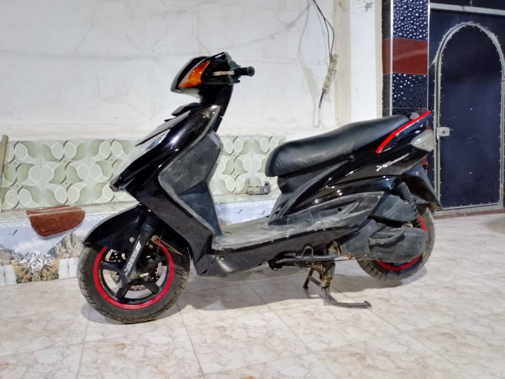 دراجة نضيفة و مرتبة على أيدي اسود مطعم بحمر لونها دراجة اطلع بيها تراي وين متريد دهن كلة 10w40 و محسن
نقصها اشياء بسيطة كلش تجي و تباعها هاشمية, بابل


**إذا كنت صاحب هذا الإعلان وتريد حذفه لأي سبب، رجاءا أرسل رسالة إلى الدعم الفني**