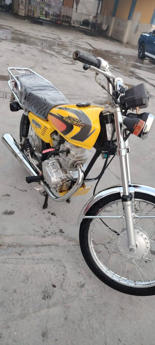 دراجه للبيع رقم سنويه جديد مكان بالقرنه ***********
