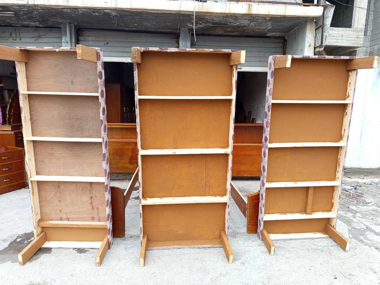 ميز تواليت شرط شرط النظافه شغل ثقيل سعرها ٥٠ الف
تخوت ابو النفر عدد ٣ شرط شرط النظافه شغل ثقيل سعر الواحد ٦٠ الف
رفاعي يم طرشي الشفاء ***********
