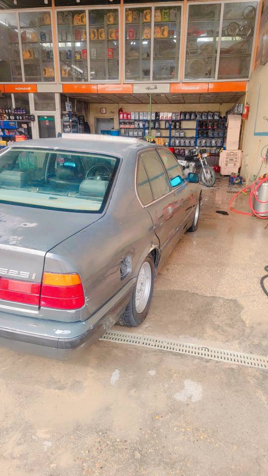 السياره مضبطه من كلشي وكفاله من الضرر
مكينه حاويه والگير جديد
الاستفسار *********** النجف, العراق
