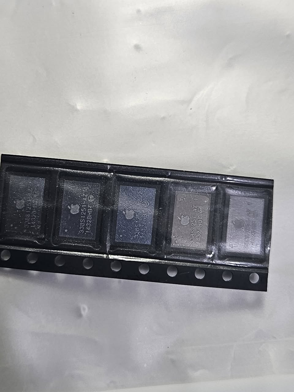 لتُستخدم في هواتف آيفون من سلسلة 16، بما في ذلك 16 و 16 بلس و 16 برو و 16 برو ماكس. 
اي اتفيده ينطي سعر وبالعافية


**إذا كنت صاحب هذا الإعلان وتريد حذفه لأي سبب، رجاءا أرسل رسالة إلى الدعم الفني**