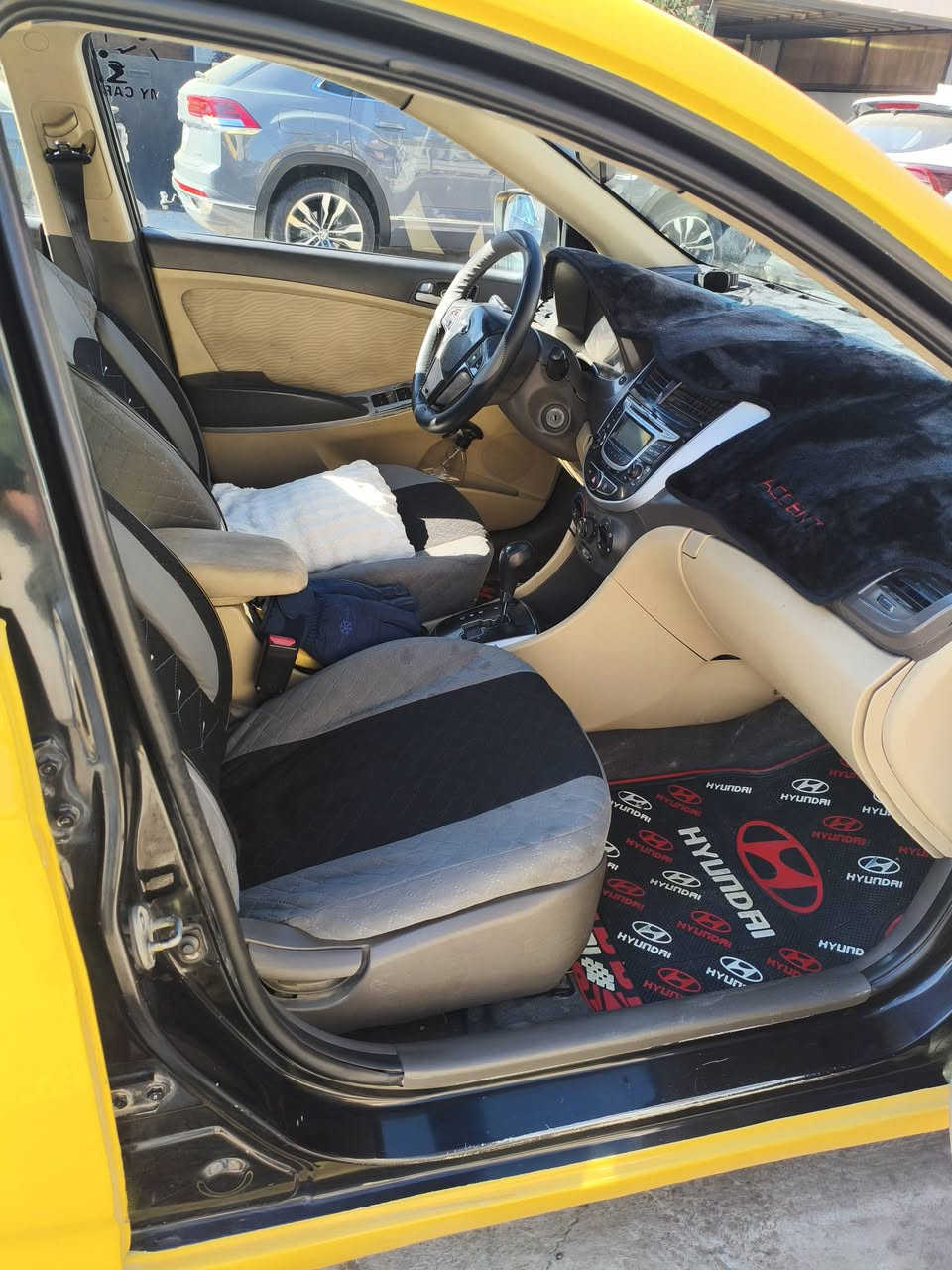 لبيع اكسنت 2012خليجي 1600سعر 73وبيه مجال مكاني بغداد ابو غريب رقم الهاتف ***********
