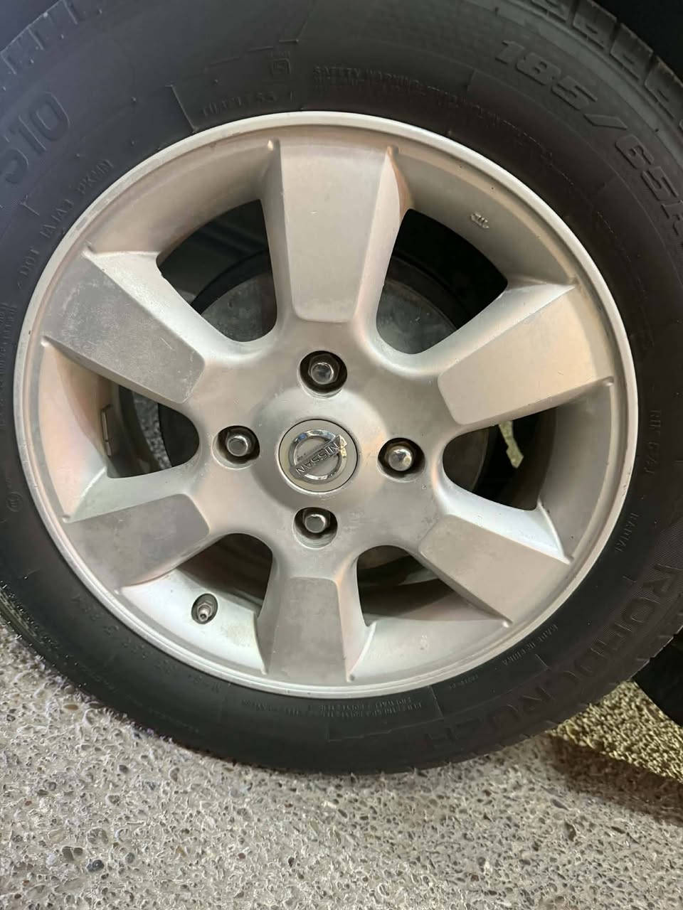 السلام عليكم
من رخصه مدير لكروب 
وياله للبيع هنه وتايرات مال نيسان فيرسه ويل 15 الشراي يتصل على هذا الرقم ***********
العنوان الانبار فلوجه
