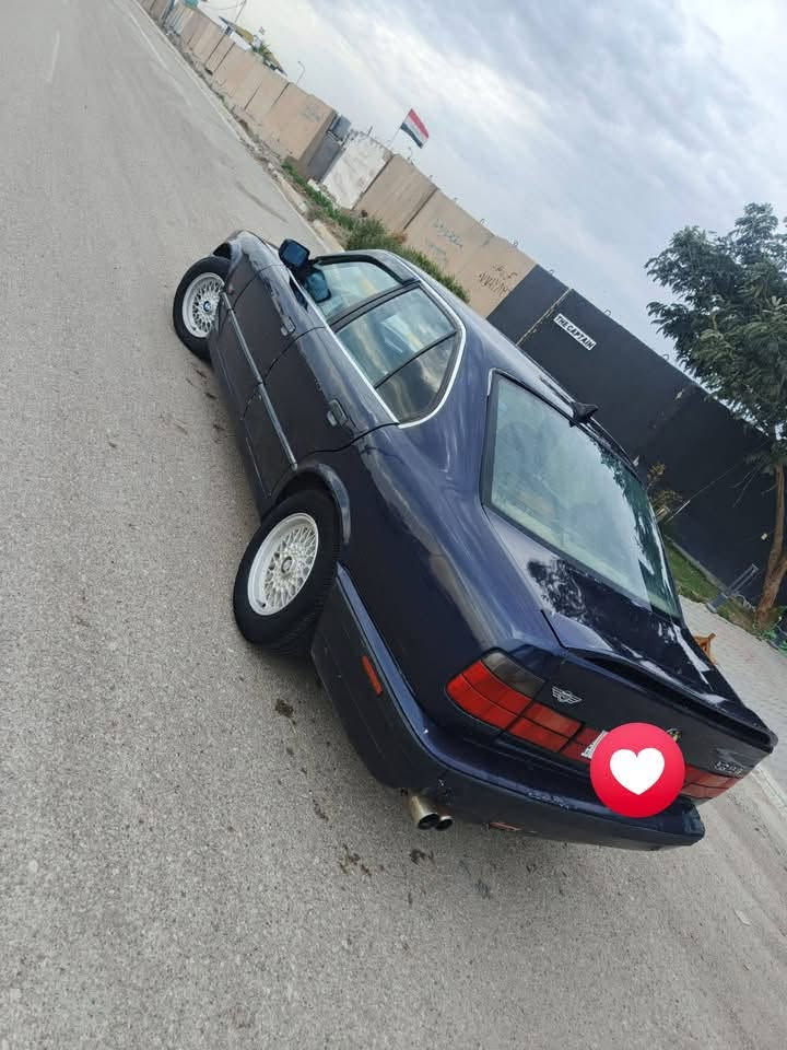 سلام عليكم

للبيع بي ام 525  رقم سليمانيه  دولي  اوتوماتيك محرك مسكر عدل سقف سلايت جامات الامامي كهربائي ومريات كهربائي صدر امامي وخلفي شرط   سنويه ل 29 بطاقه بانزين بي شرط تحويل فقط بدون وكاله .. سعر 50 وبي مجال لشراي فقط الاستفسار اتصال ع ***********
