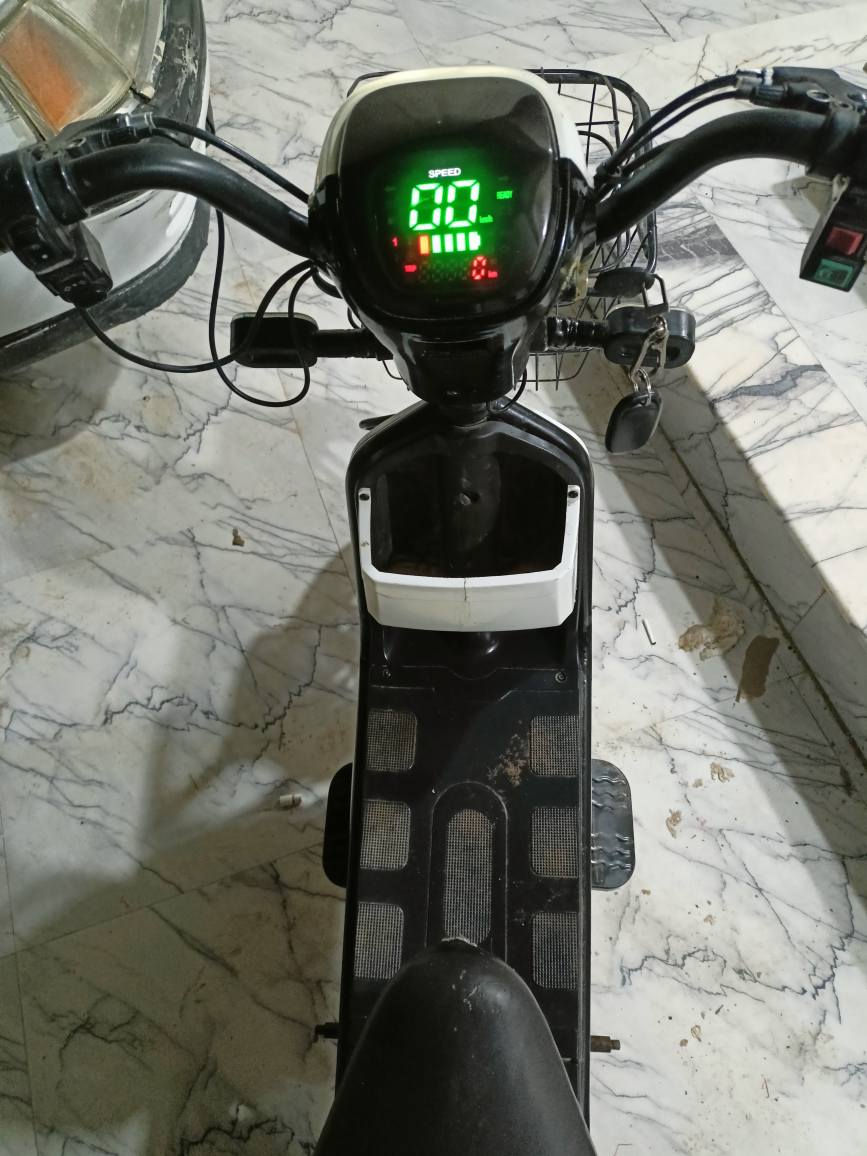 دراجة شحن حجم 14 مابيها شي نقص.
بالجانب الأيمن مشيرفة الثانية 160.
بي مجال بسيط. موصل, نينوى


**إذا كنت صاحب هذا الإعلان وتريد حذفه لأي سبب، رجاءا أرسل رسالة إلى الدعم الفني**