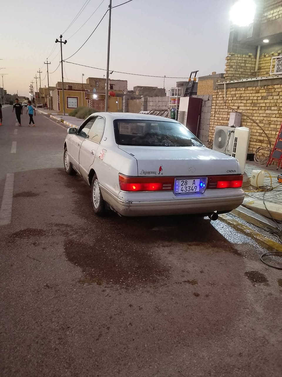 السلام عليكم
كراون بطه من فصل
موديل 1994 سياره رقم أنكليزي مشروع وطني
اللون لولوي محجله مكفوله كفاله عامه من الكص والنقل الجثه
صاحب السياره ايريد تحويل مباشر
السياره المحرك ففيتي تخم تاير جديد
السياره جاهزه مال جناي
السعر بدون عمله 51 
رقم الهاتف ***********
