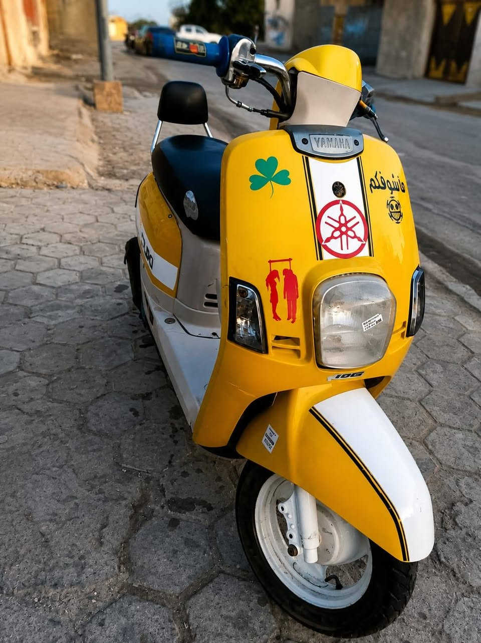 دراجة ماكس بوليس درجه نظيفه وحلوه شلعه ومعدل دبلات شغاله بريك شغال قفال ستيرن وقفال صندوك شغالات بيه تزويد خفيف نقص بس باتري واشاير واشايره شغاله بس من الماي طفن بوشتة ابلاد بس مفتوحه دراجه كلش نظيفه  بعد لاتكلي شبيه علي الي بيه كتبته سعر 550 مكان موفقيه رقمي ***********
