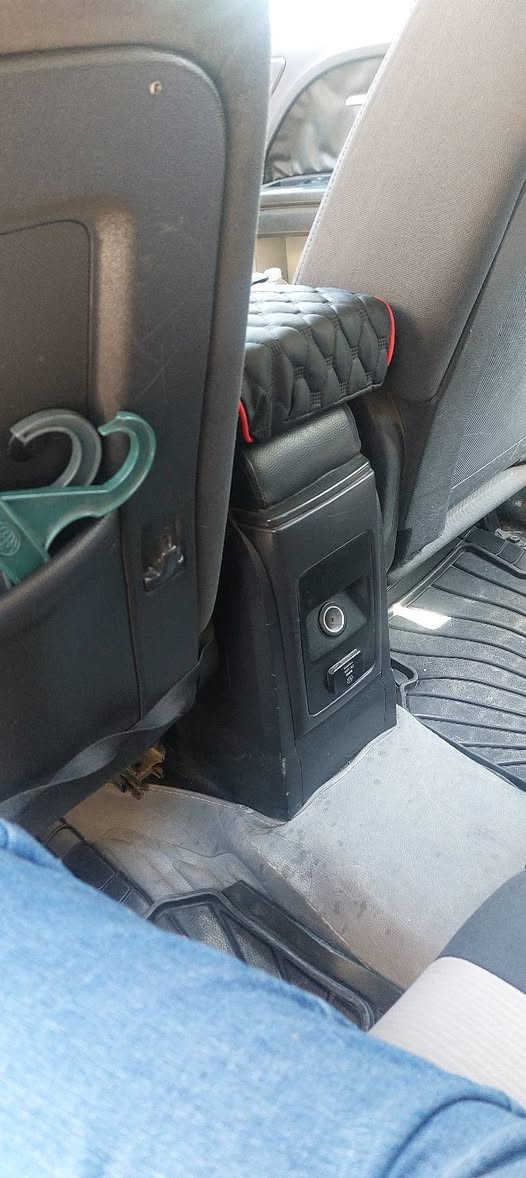 دوج جورني ٢٠٠٩ محرك ٣٥٠٠ رقم بغداد انكليزي فقط صبغ قطعتين بدون تبديل  تبريد شغال السعر ٩٠ وبي مجال بسيط ***********
