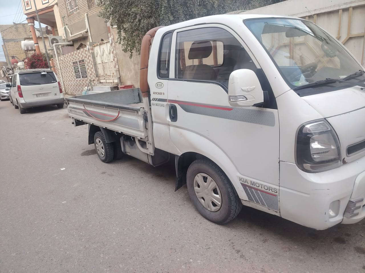 كيه ٢٠ سياره جديده *********** سعر ١٢٢ وبيه مجال بسيط
