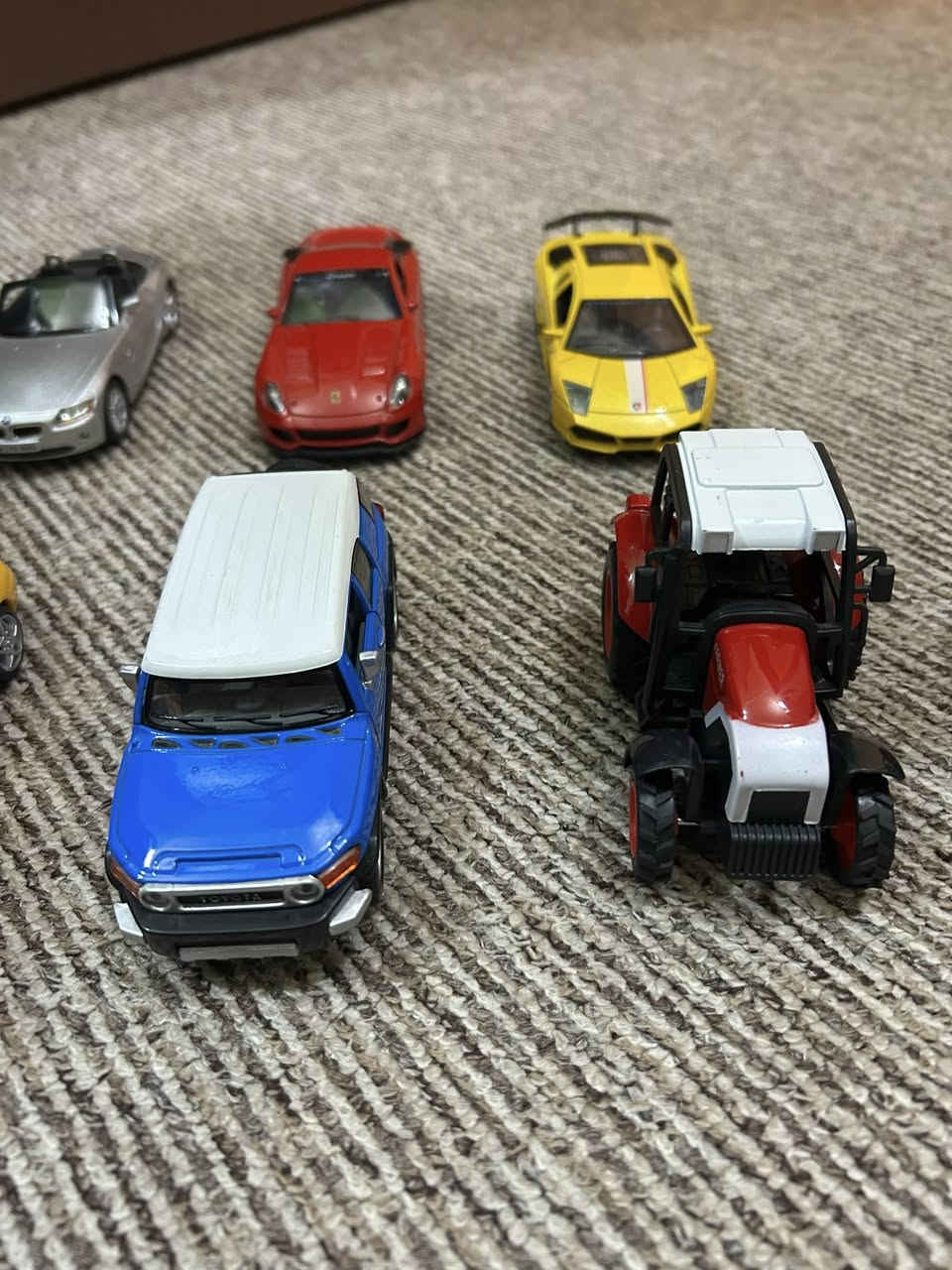 سلام عليكم مجموعة سيارات حديد للبيع كل قطعة سعرها ٥ مكاني بغداد ساحة النسور مقابل برج بغداد توصيل غير متوفر رقمي ***********
