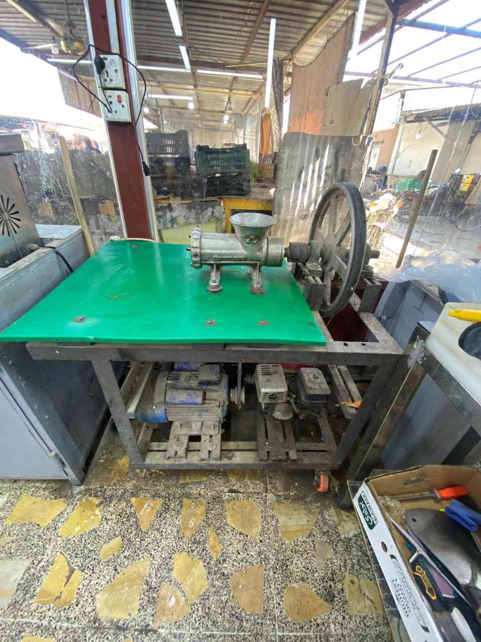 مكينة ثرم لحم مرحلتين 

بانزين كهرباء الحجم 32

عارضيه ٩٦٠ وبي مجال شوية شغالة فول ع الفحص تاخذه 
العنوان صلاح الدين قضاء بلد سوق الخضار من اي محافظة تكدر تجي وتفحص وتاخذ 

‭٠٧٨٢ ٦٨٥ ٧٤٩٩‬
رقم صاحب المكينة
