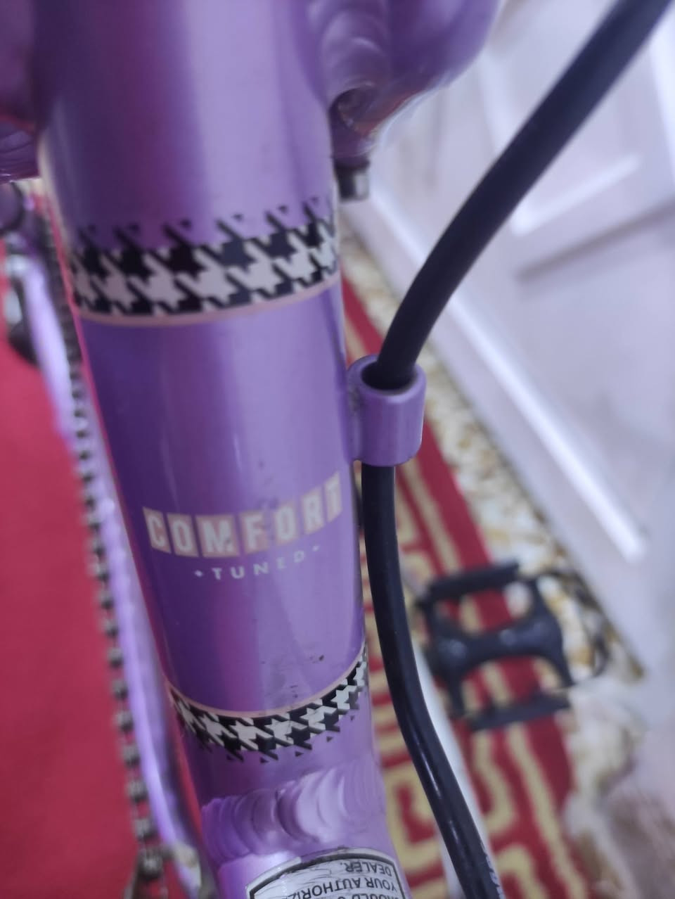 السلام عليكم
🔴لعشاق الدراجات الكلاسيك 

دراجة فئة #هجين_ماركة #SCHWINN سچوين العالمية 

ماركة غنية عن التعريف صنع امريكي منشأ اصلي اورجنال🇺🇸

حجم 28 (C700) مريح جدا وسلس بلقيادة فوول تحكم 

المعدن فوول ألمنيوم خفيف جدا...لون مميز جدا بنفسجي لامع

دبل أمامي سلس 100٪ لامتصاص الصدمات ومقاومة الطسات

سستم شيمانو كامل سيت آلتوس #SHIMANO_ALTUS

بدالات السرعة 7X3 شفترات فر مختوم شيمانو #SHIMANO

ويالة طبقتين دبل فريم ماركة #ZAC_19 مصممة لتحمل الاوزان 

الثقيلة والطسات ...تايرات كتان اصلية كراڤل ماركة كيندا

ستيرن طبي قريب من الجذع واليد متحرك يتزل ويتصعد 

سرج طبي اصلي مختوم مع دبل بلسرج لامتصاص الصدمات

 والطسات ...كمبليونات ويالة وسرج سلايت اصلي

🔴الدراجة قطعة مال حاوية غير مستخدمة داخل العراق
     على وضع الشركة بلاد ما مبدل بيها برغي وبدون اي
     نقص كاملة وجاهزة  

🔴الدراجة بلنايلون نظيفة بمعنى الكلمة بلكاغد 

المكان موصل الجانب الايسر....السعر 260(ثابت_نهايتة) 

يوجد توصيل بغداد وجميع المحافضات العراقية 

رقمي للتواصل ***********
