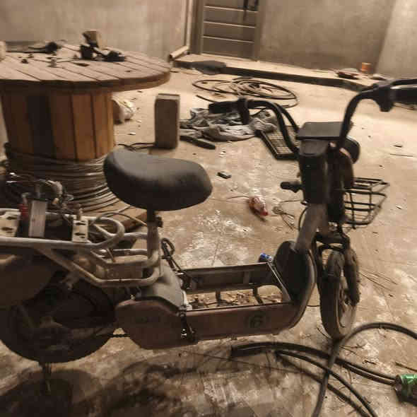 السلام عليكم هاذة الباسكل 2024موديل شغال كامل يرادلة بس بطاريات رايدة80الف وبي مجال بسيط ***********اليريدة يراسلني علة خاذة الرقم العنوان ديالى ام العضام@
